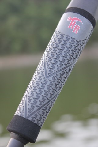 The very popular Winn Grip handle.