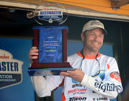 John Proctor of Conway, S.C., caught 34 pounds, 11 ounces to take the title at the Pee Dee River Basin during the Old Milwaukee B.A.S.S. Nation Southern Divisional held out of Georgetown, S.C., Friday.   Photo Craig Lamb/B.A.S.S.