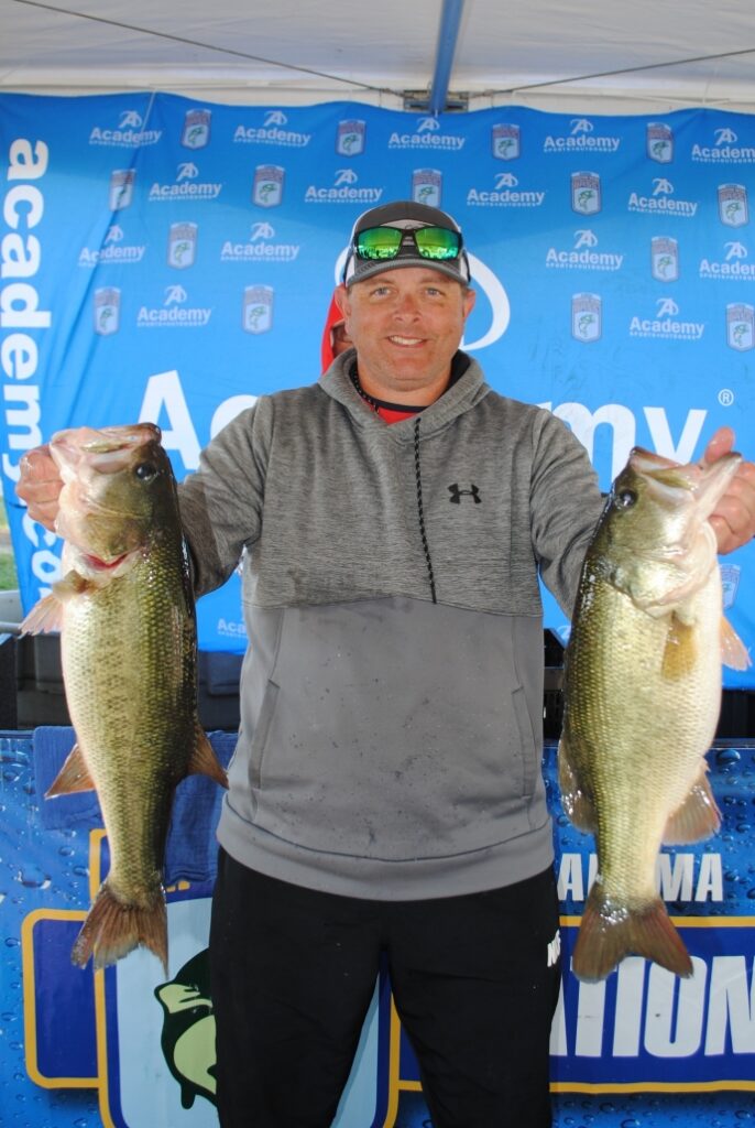 1 Justin Nichols boater winner 690x1030