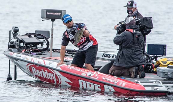 Lucas Wins First Stage | Southern Fishing NewsSouthern Fishing News