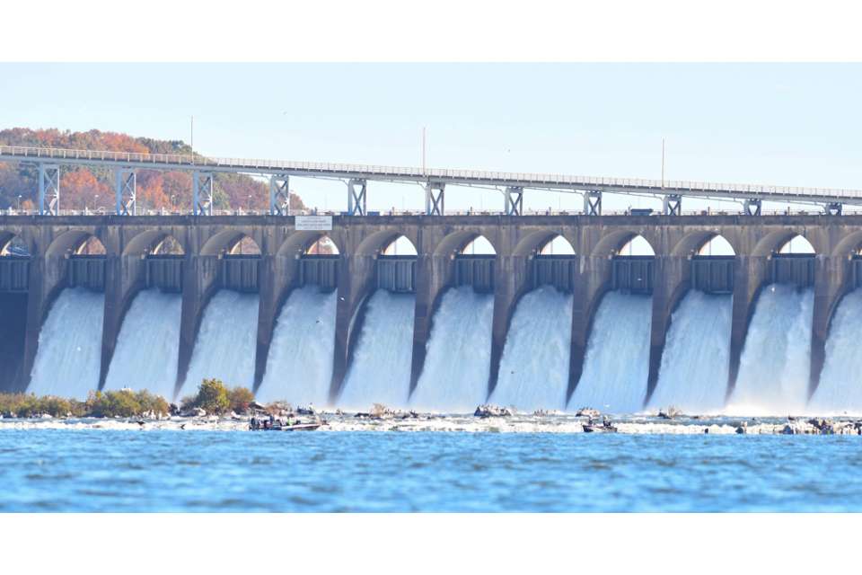 Wilson Dam spillways open